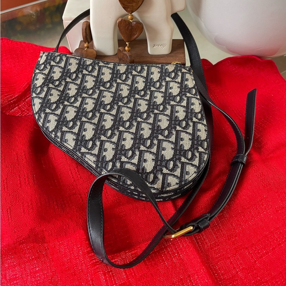 💯Authentic Christian Dior Triple Zip Crossbody Bag